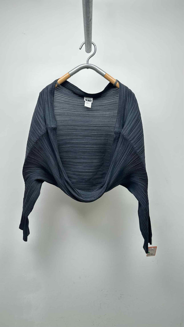 Issey Miyake FETE L/S Pleated Shrug