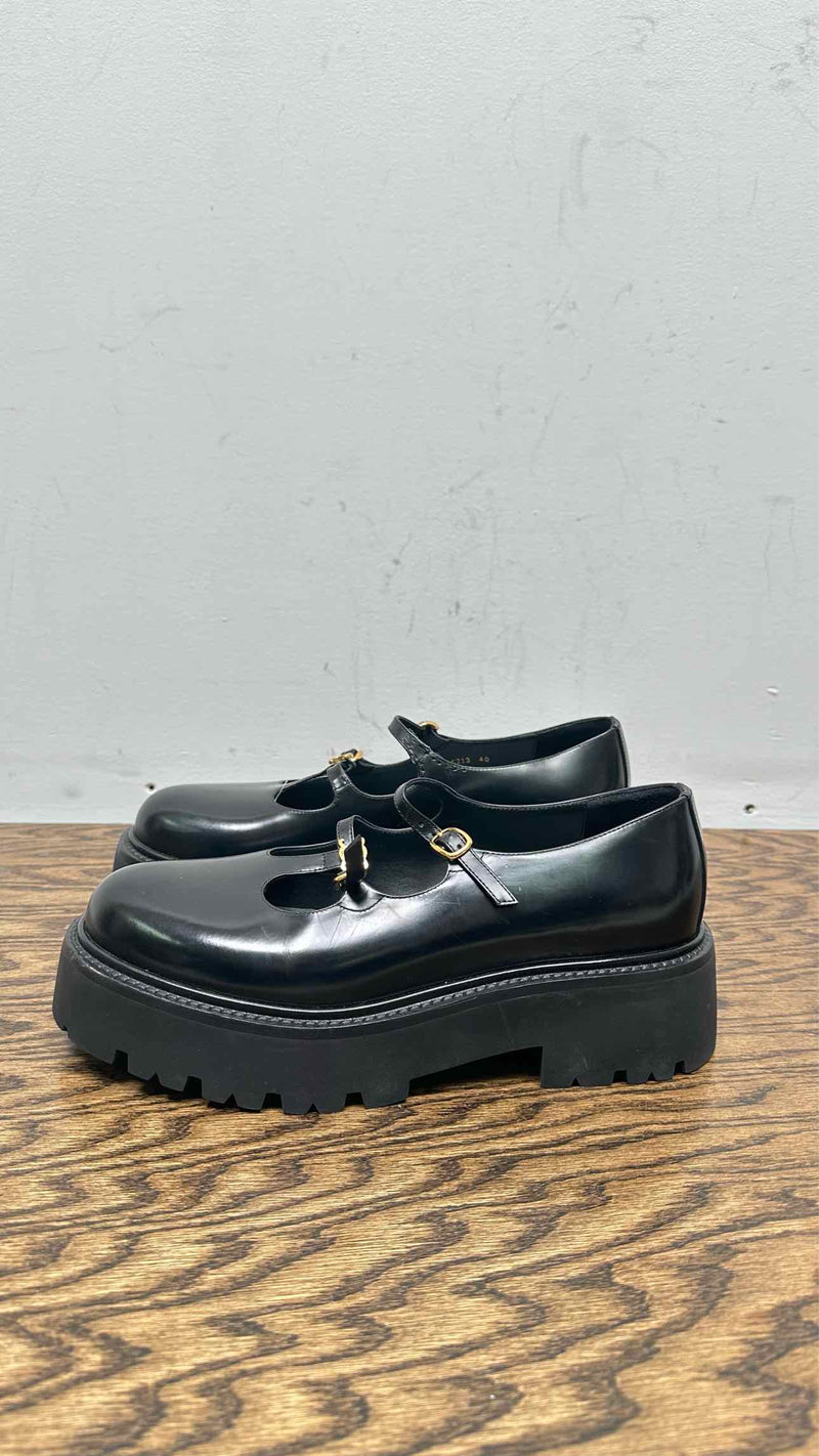 CELINE Triomphe Patent Leather Flats