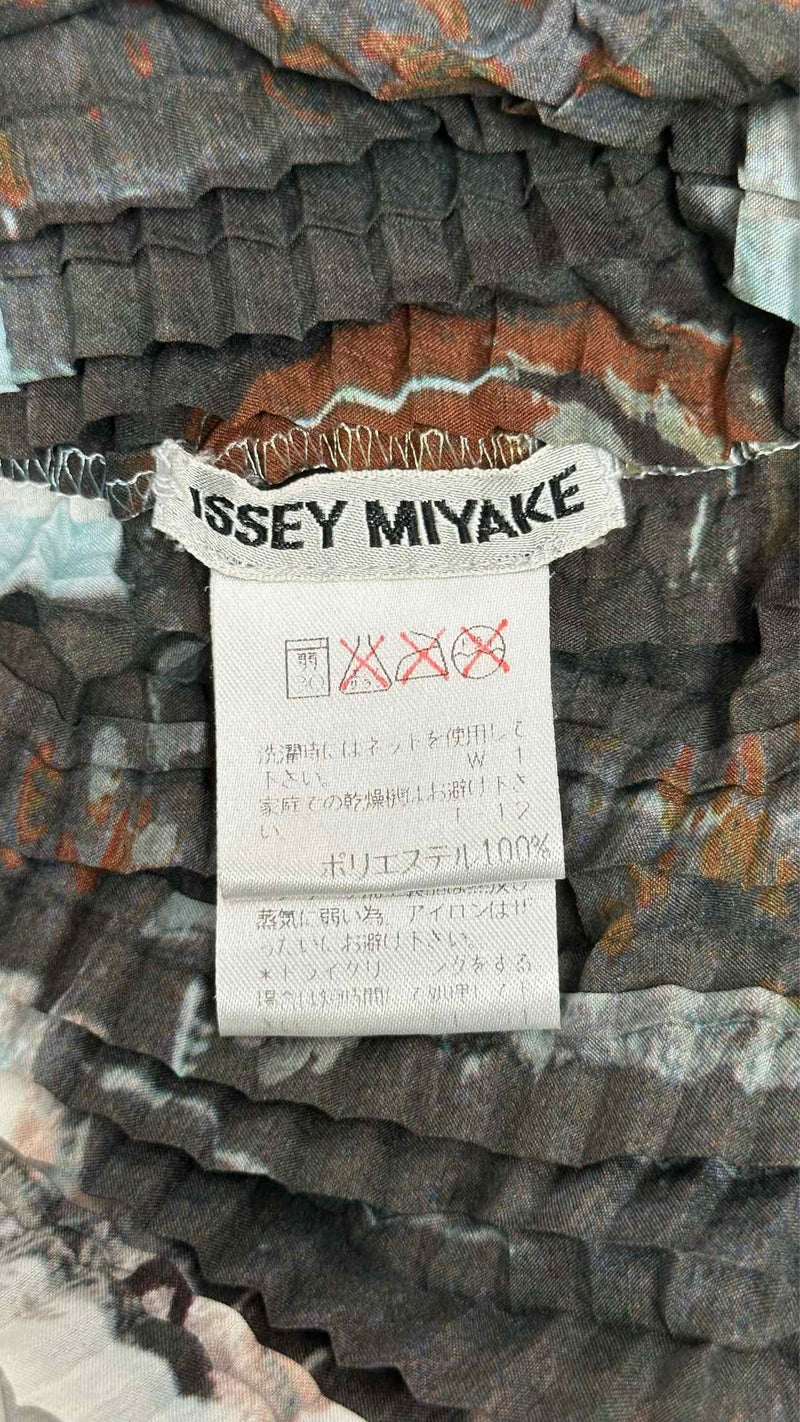 Issey Miyake L/S High-neck Printed Stretch-pleated Top
